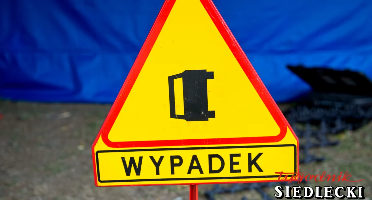 Zderzenie samochodu osobowego z motocyklem w Woli Paprotni - fot. Aga Król
