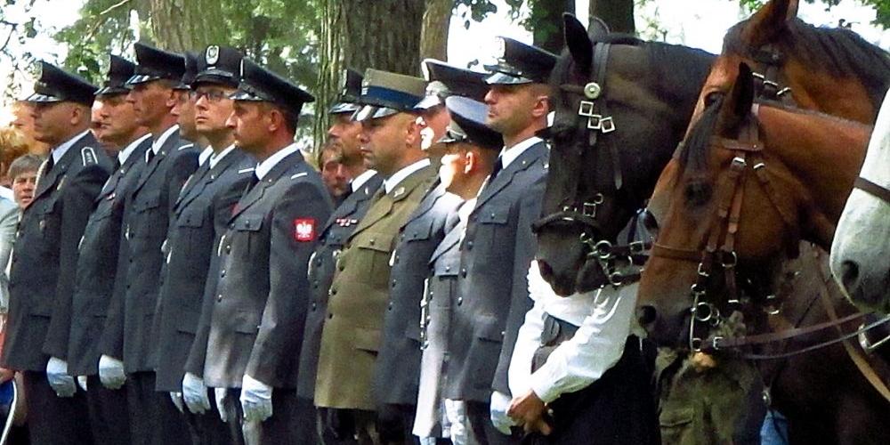 Żołnierze z podłukowskiego poligonu lotniczego w Jagodnem na obchodach Święta Wojska Polskiego na Cmentarzu Wojenny w Łukowie. Fot. PGL