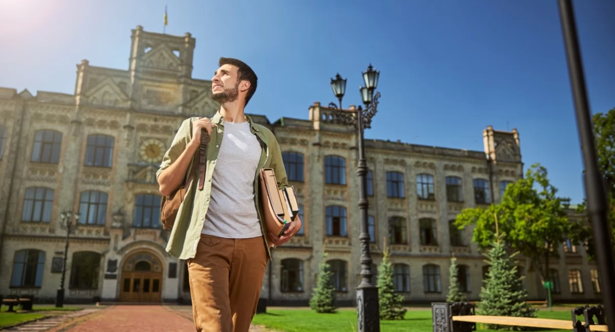 Promocja, Studia naprawdę zyskujesz dyplomem - zdjęcie, fotografia