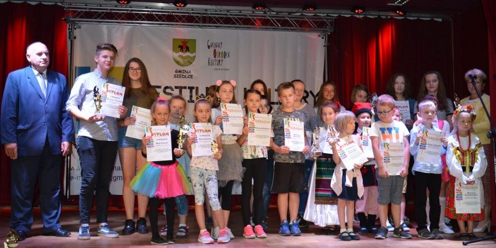 Zdobywcy dyplomów  - fot. 