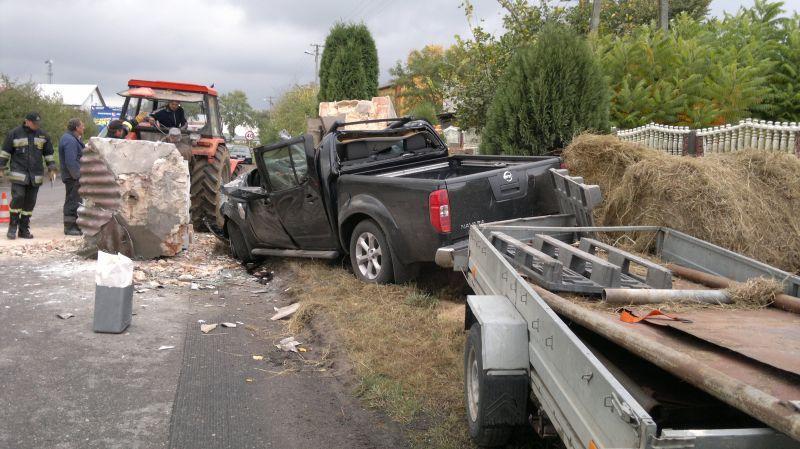 Navara, albo raczej to, co z niej zostało, fot. desirabe - fot. 