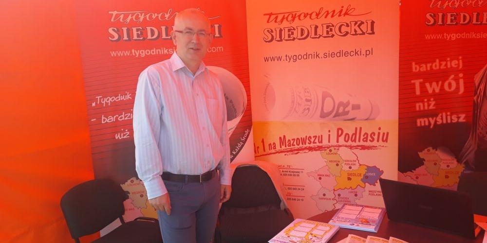 Pierwsze egzemplarze wręczał redaktor naczelny Dariusz Kuziak