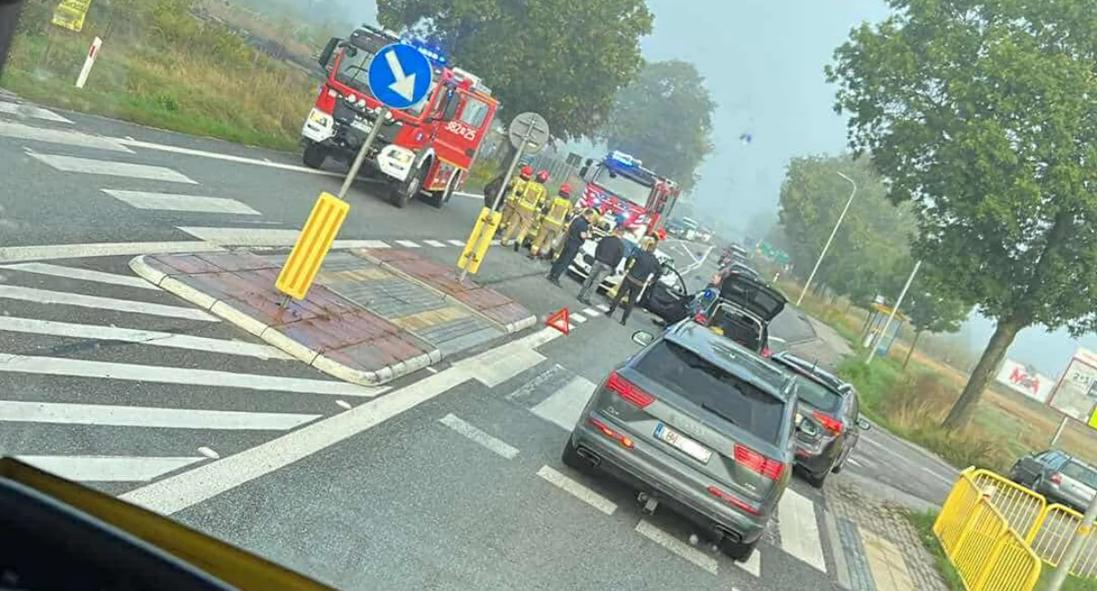 Zderzenie samochodów w Ujrzanowie - fot. Grupa Gdzie suszą Siedlce