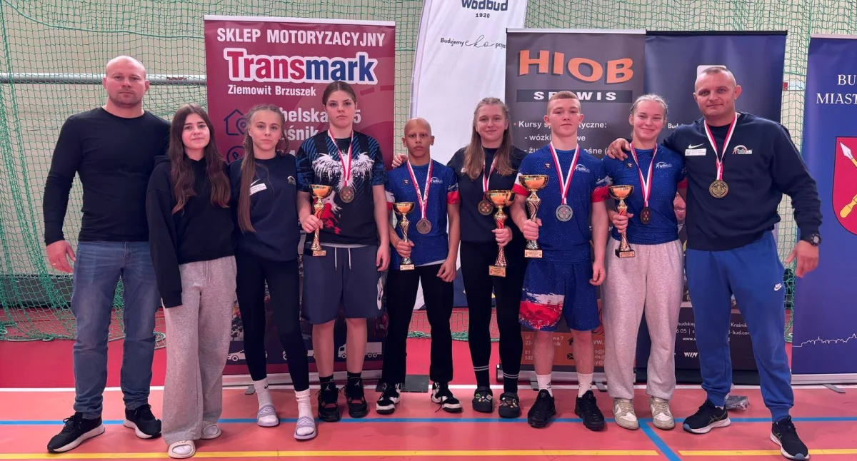 Zapasy, Medalowa forma zapaśników zapaśniczek Iganie - zdjęcie, fotografia