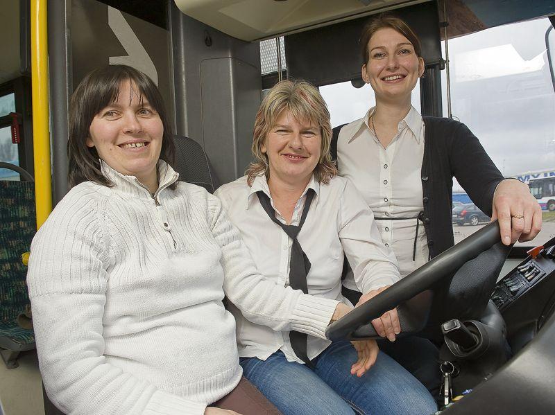 „Kierowniczki” z siedleckiego MPK: Agnieszka Kuryłek, Jolanta Nowak i Monika Filipczak. Fot. J. Mazurek - fot. 