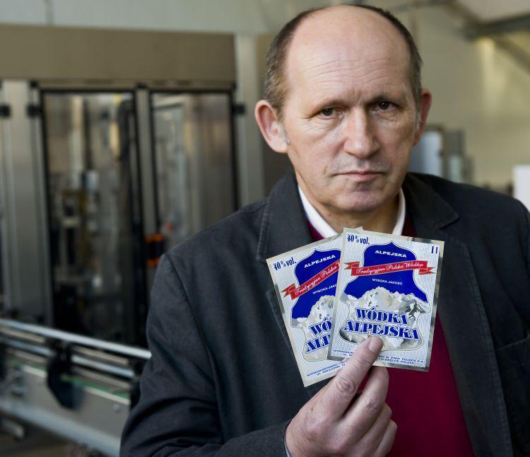 - Inspektor uznał, że nazwa „Alpejska” wprowadza konsumenta w błąd 
– mówi Waldemar Durakiewicz, dyrektor produkcji siedleckiego Polmosu. Fot. Janusz Mazurek - fot. 
