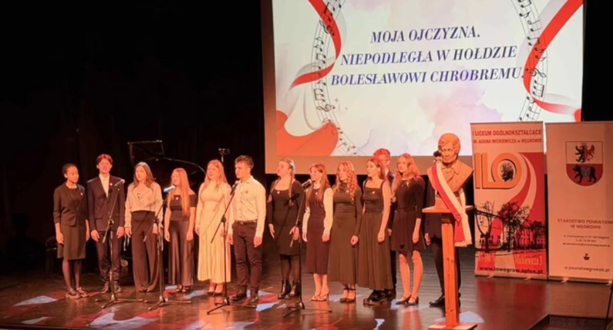Koncert w wykonaniu uczniów I LO w Węgrowie. fot. arch. Starostwa w Węgrowie