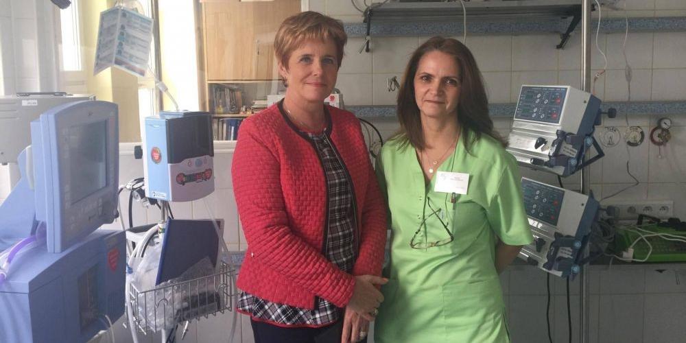 Od lewej dyrektor SP ZOZ Ewa Wojciechowska i ordynator Neonatologii Ewa Ługowska-Pilip