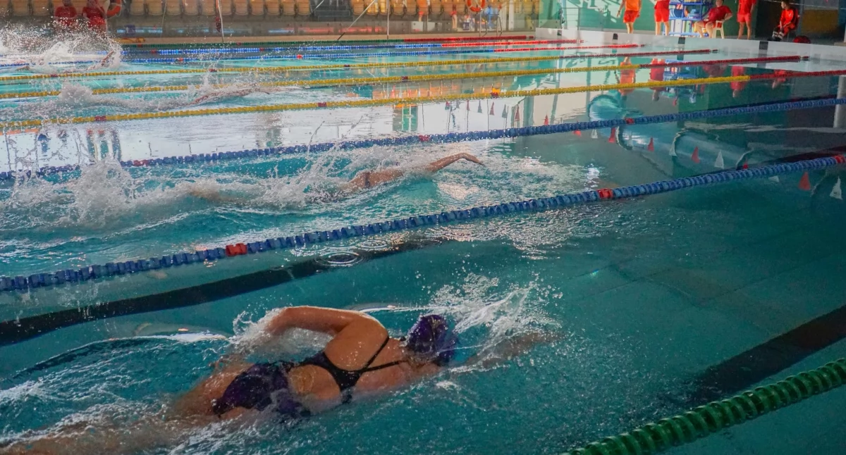 Inne sporty, Emocje rywalizacja podczas Mistrzostw Siedlec Pływaniu (zdjęcia) - zdjęcie, fotografia