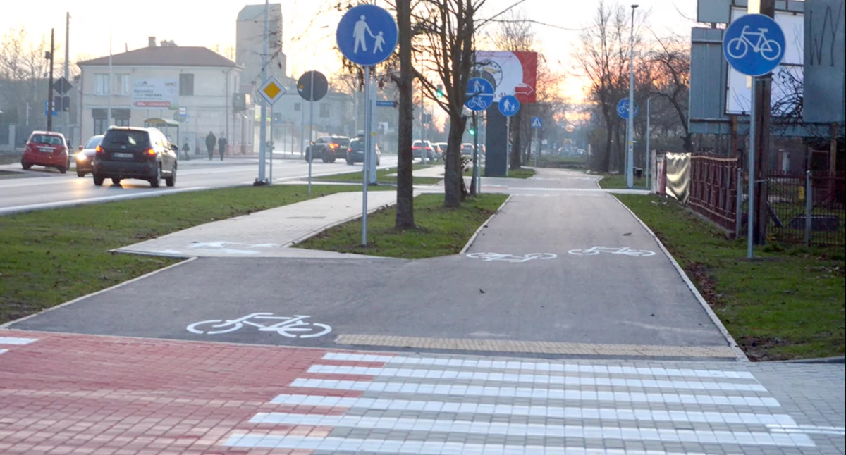 Na ul. Partyzantów piesi i rowerzyści czują się zdezorientowani. Fot. Czytelnik
