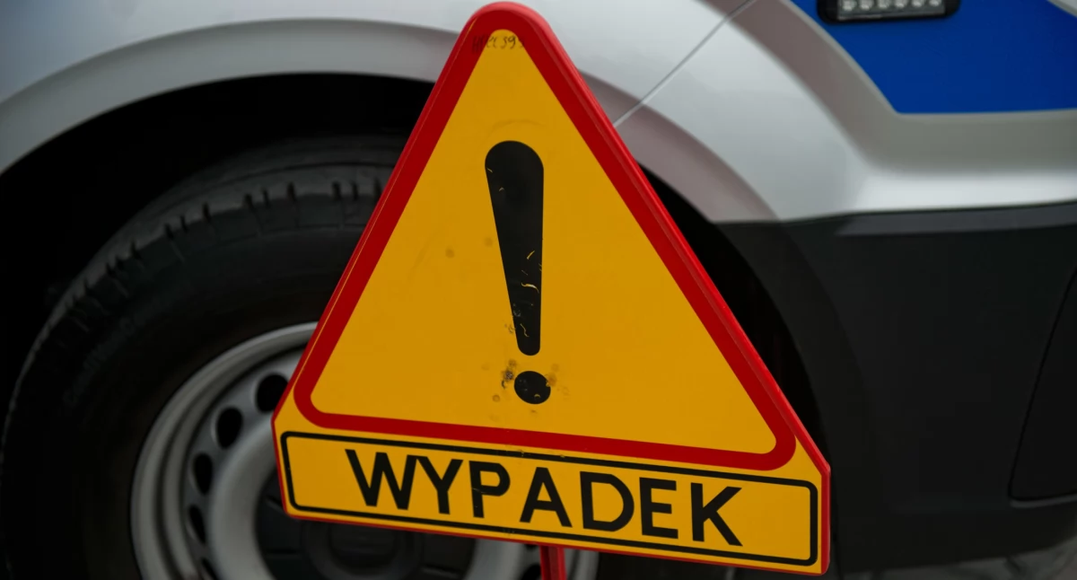 Wypadek na A2 pod Siedlcami. Kierowca zakleszczony w aucie po uderzeniu w bariery - fot. Aga Król