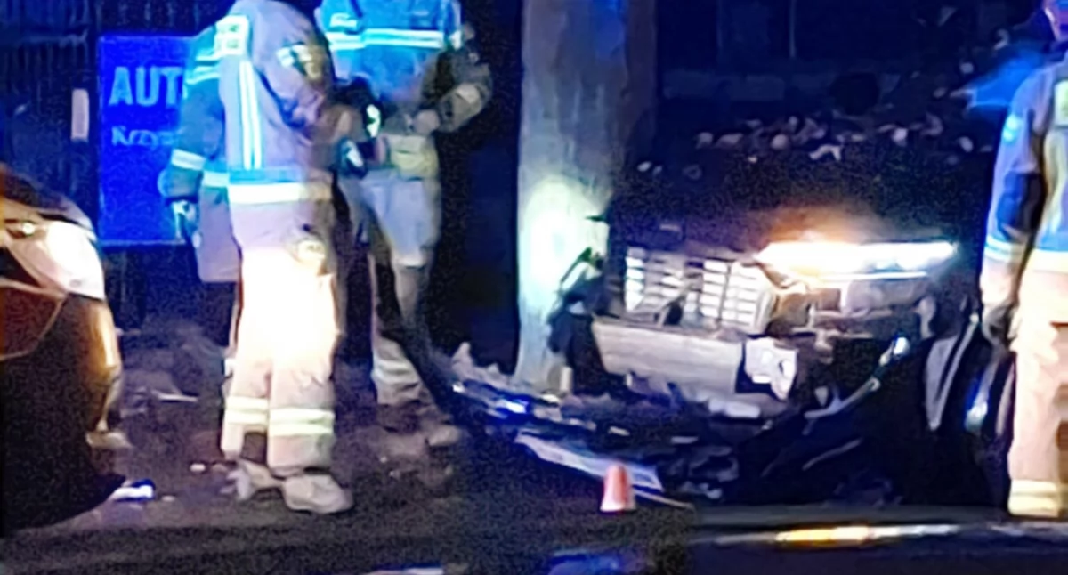 Groźne chwile na Wojska Polskiego w Siedlcach. Wieczorny wypadek postawił służby na nogi - fot. Czytelnik