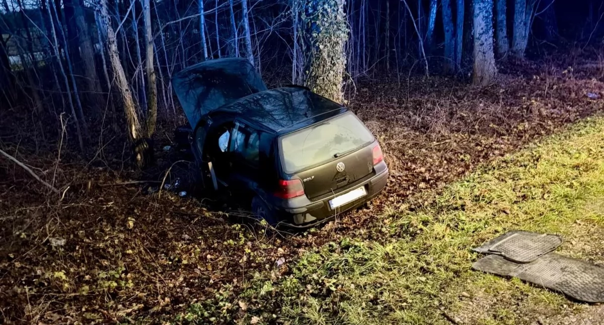 Poranny wypadek pod Siedlcami. Policja bada zaskakujące ustalenia - fot. OSP Hołubla
