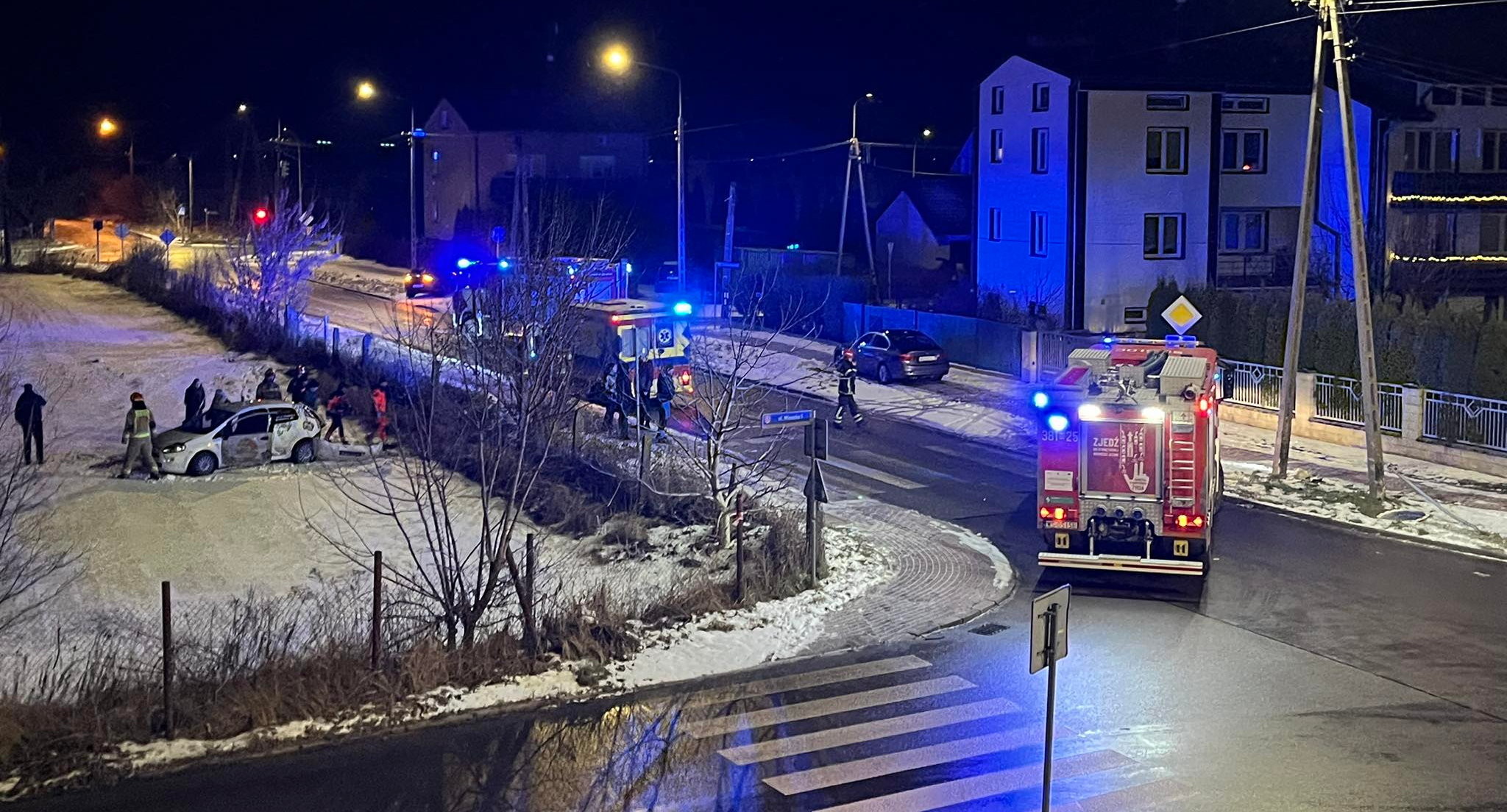 Wypadek na skrzyżowaniu ul. Granicznej i Broniewskiego w Siedlcach. Jedna osoba poszkodowana - fot. Czytelnik/Gdzie suszą Siedlce i Okolice