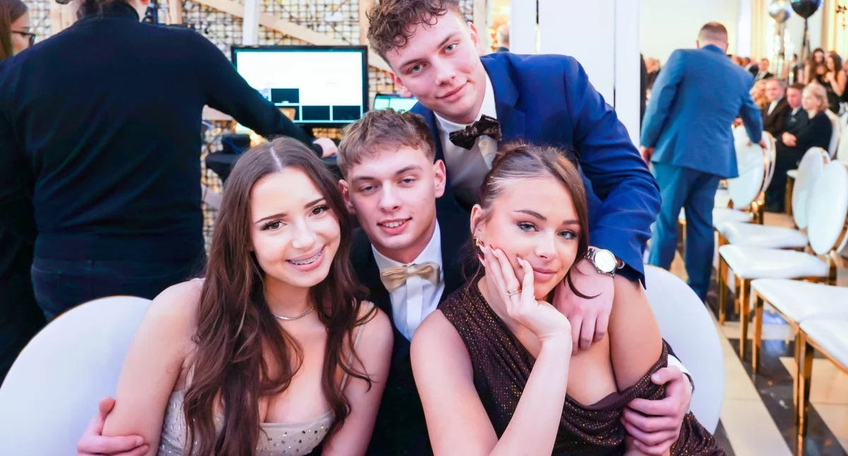 Czas studniówek w Siedlcach. Bal maturzystów ZSP nr 1 - fot. Aleksander Skums