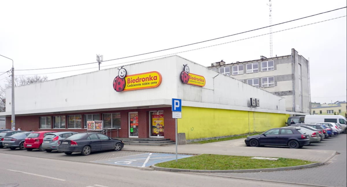 W miejscu sklepu „Biedronka” ma powstać apartamentowiec. Fot. Sej