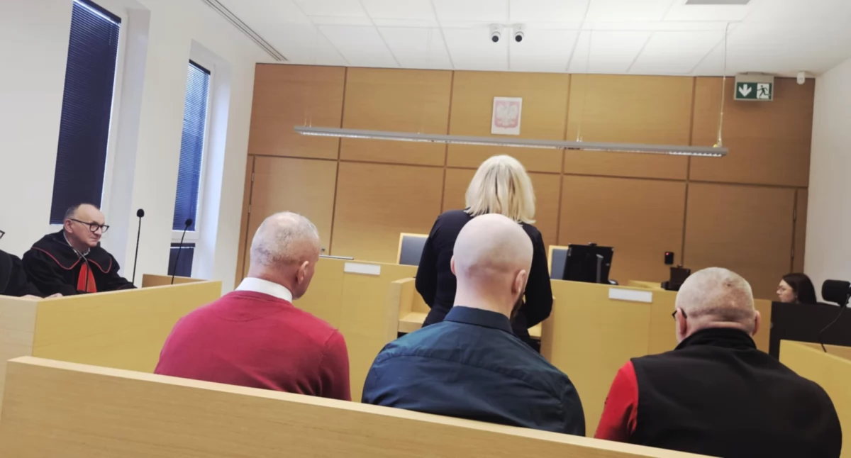 Przed Sądem Rejonowym w Siedlcach ruszył proces lekarza i dwóch ratowników medycznych. Fot. MC