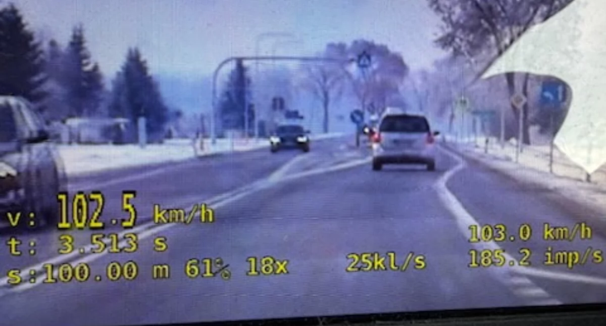 Kobieta kierująca peugeotem znacząca przekroczyła dozwoloną prędkość w terenie zabudowanym. Fot. KMP Siedlce