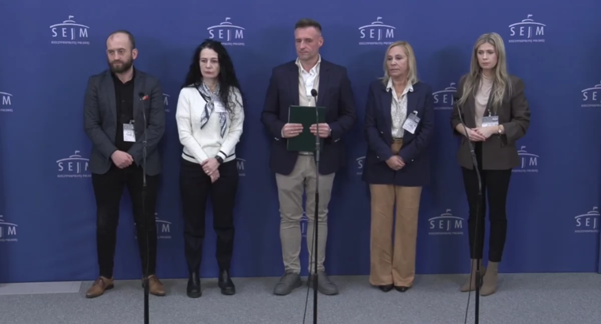 Od lewej: mgr Jacek Drążkiewicz, prof. Beata Welęciuk-Dejneka, dr Marcin Chrząścik, prof. Barbara Biesiada-Drzazga, dr Edyta Chrząścik. Screen: MP
