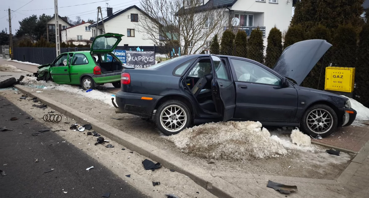 Wypadek w Siennicy na ul. Mińskiej. Nietrzeźwy kierowca spowodował zderzenie - fot. OSP Siennica