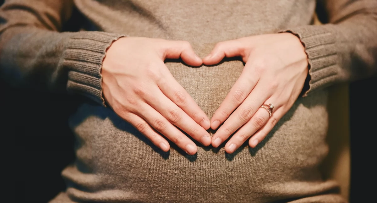 Troska o życie prenatalne była przedmiotem dyskusji siedleckich radnych. Zdjęcie symboliczne: Pixabay.
