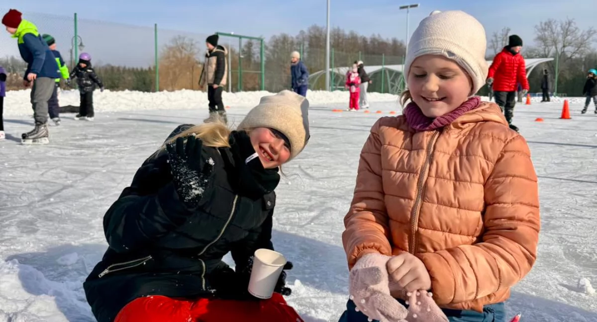Wielkie Rozmrażanie Mrozów. Lodowisko w Mrozach zakończyło sezon zimowy