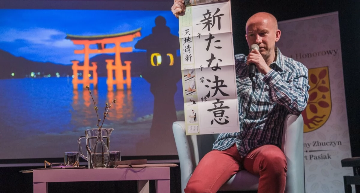 Podróż do Japonii w Zbuczynie. Spotkanie z pisarzem i podróżnikiem Piotrem Milewskim - fot. GOK Zbuczyn