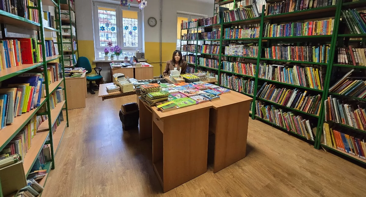  Biblioteka „Siódemki” podczas przerw tętni życiem – pustoszeje tylko podczas lekcji. Fot. MP