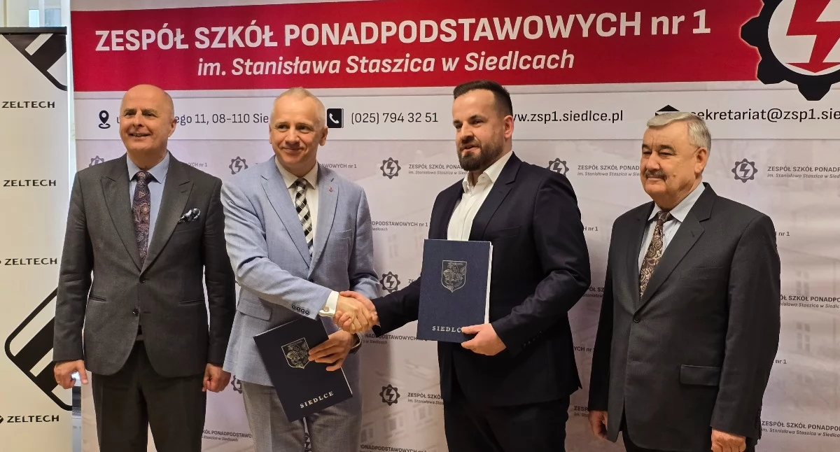 Podpisanie umowy na termomodernizację. Fot. MP