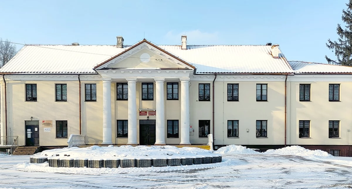 W pałacu w Ruskowie (gm. Platerów) nie ma już ani szkoły podstawowej, ani przedszkolaków. Fot. DK