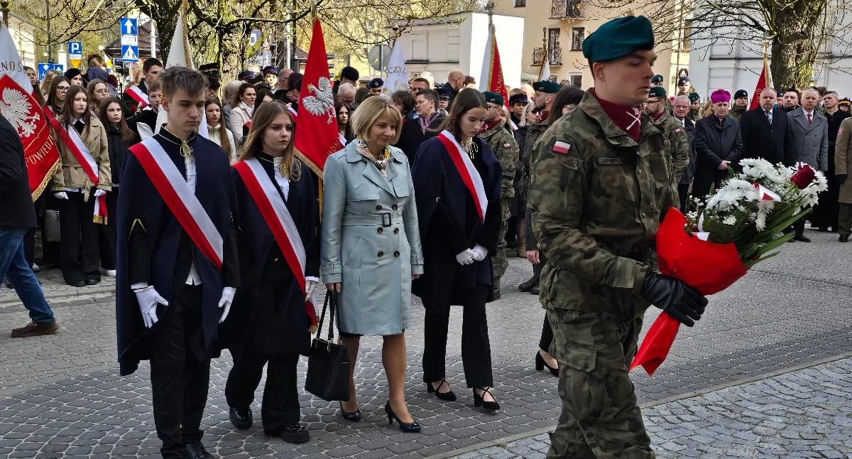 Obchodom niezmiennie towarzyszyły poczty sztandarowe z siedleckich szkół. Fot. MP