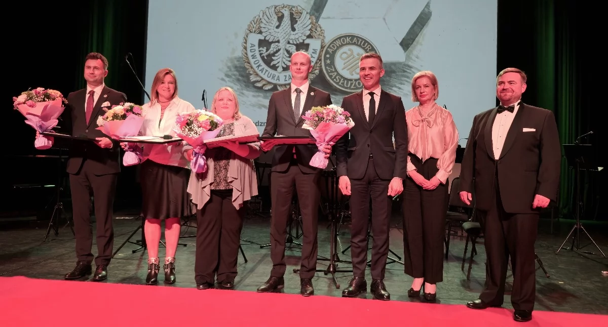 Od lewej: Michał Ciszewski, Hanna Andraszek, Magdalena Rymuza, Błażej Więcław, Przemysław Rosati, Anna Sadownik-Maniszewska, Paweł Makowski. Fot. MP