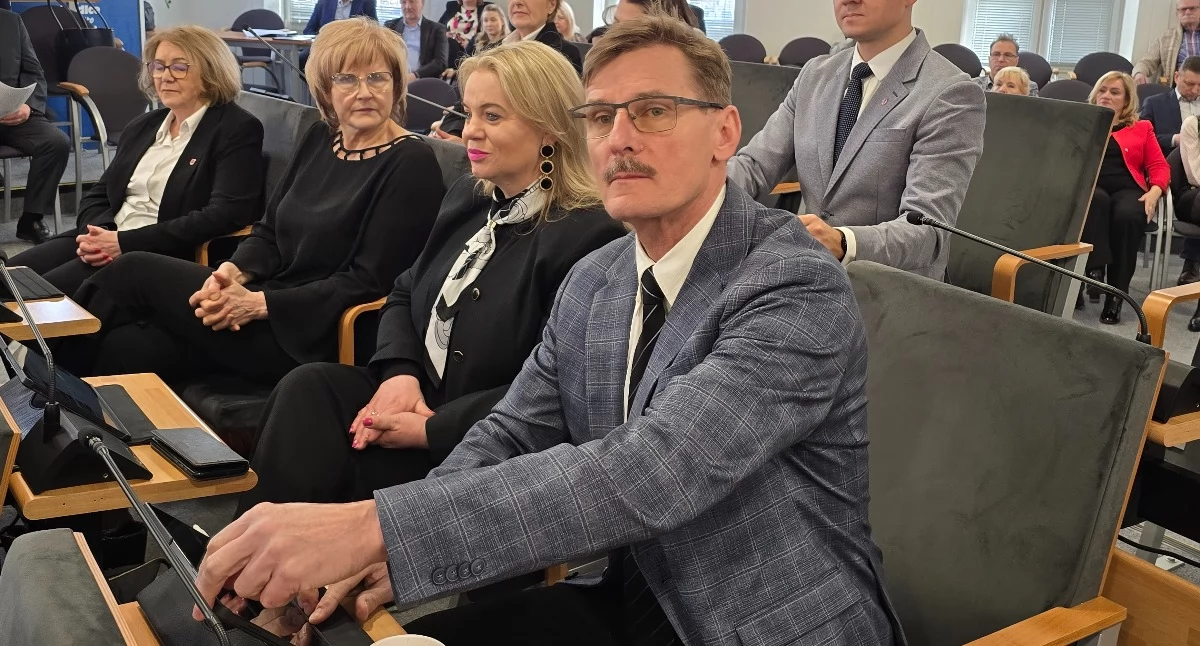 Zdaniem radnego Adama Tomczuka wieżowce mają swój prestiż. Fot. MP
