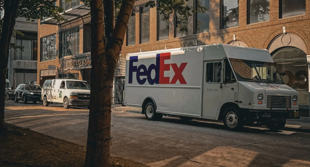 Promocja, Którego kuriera paletowego wybrać Porównanie Hellman Ambro Express FedEx - zdjęcie, fotografia