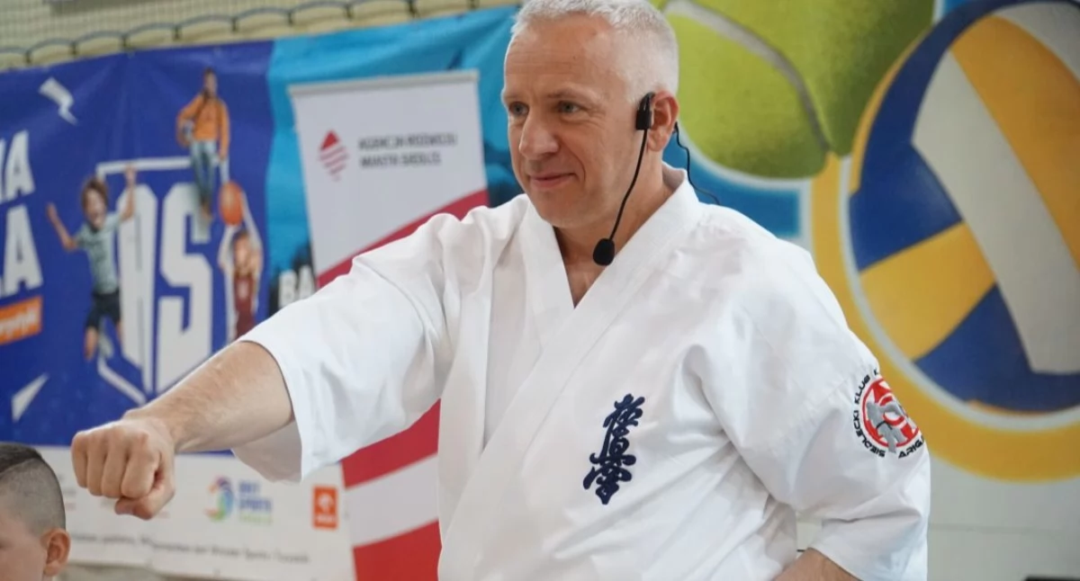 Prezydent Siedlec Tomasz Hapunowicz spróbował swoich sił w karate fot. Siriss