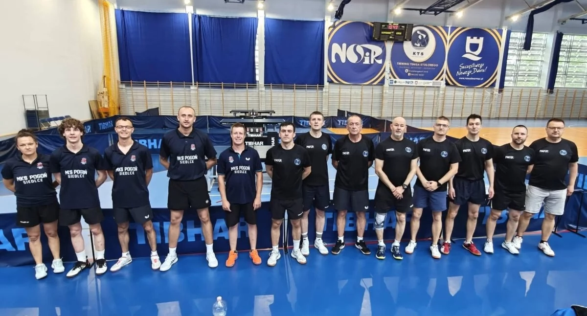 Tenis stołowy, Zacięty ligę - zdjęcie, fotografia