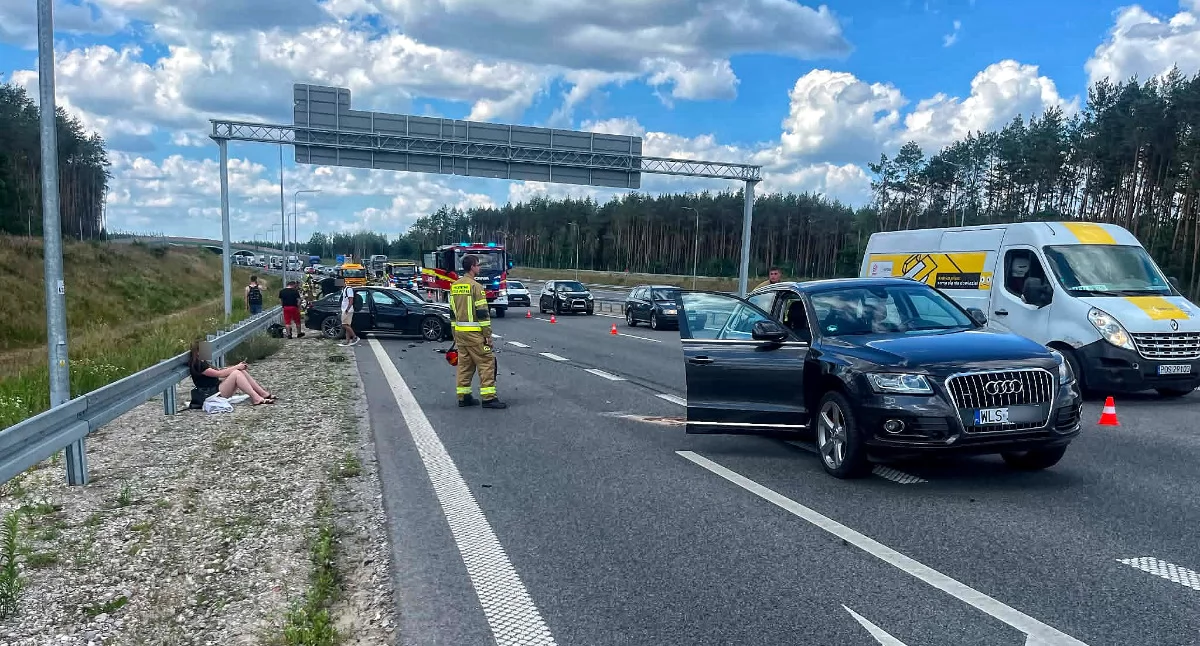 Zderzenie dwóch aut na A2. Trasa w kierunku Terespola - fot. ak