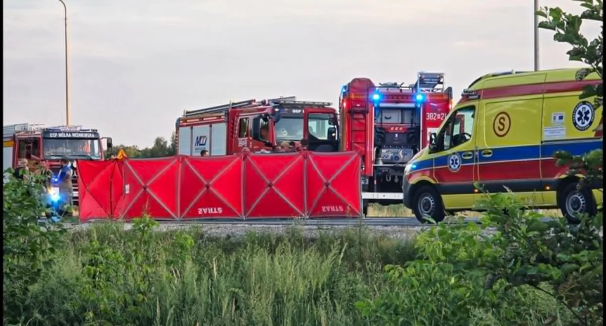 Śmiertelny wypadek w Mościbrodach. Drugie zgłoszenie wpłynęło trzy minuty później - fot. Aga Król