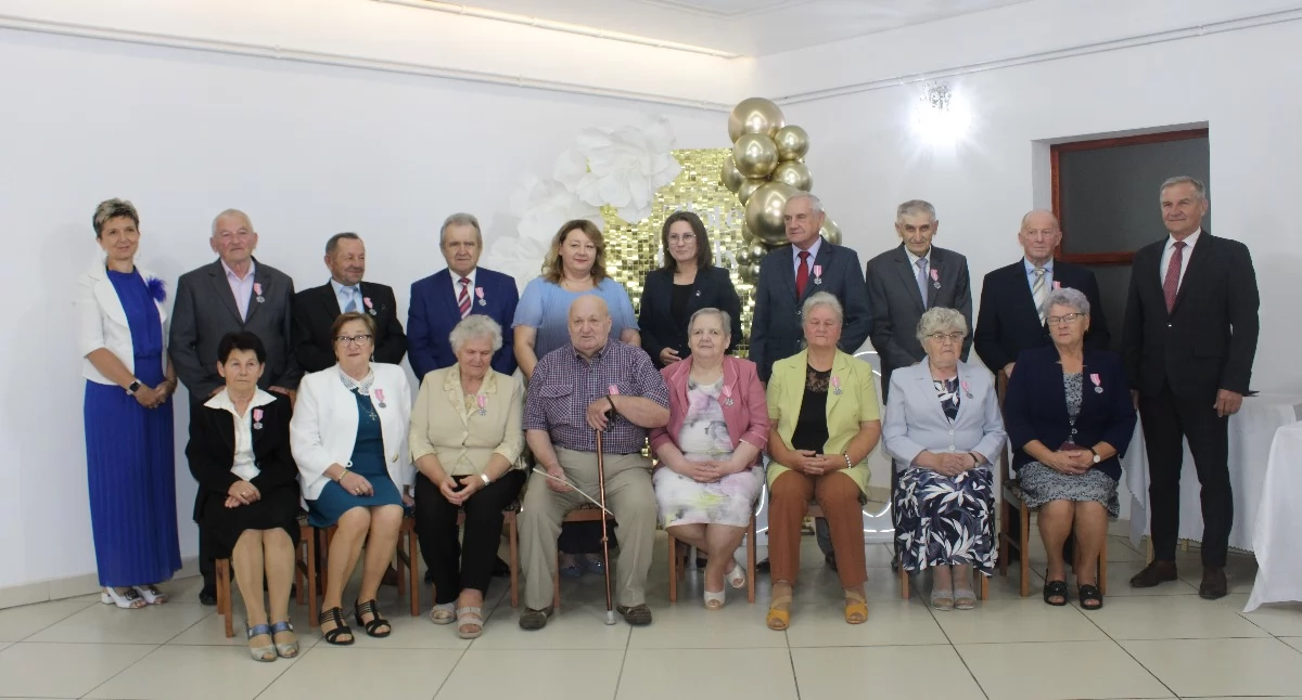 Jubileusze, Złote medale gminy Huszlew - zdjęcie, fotografia