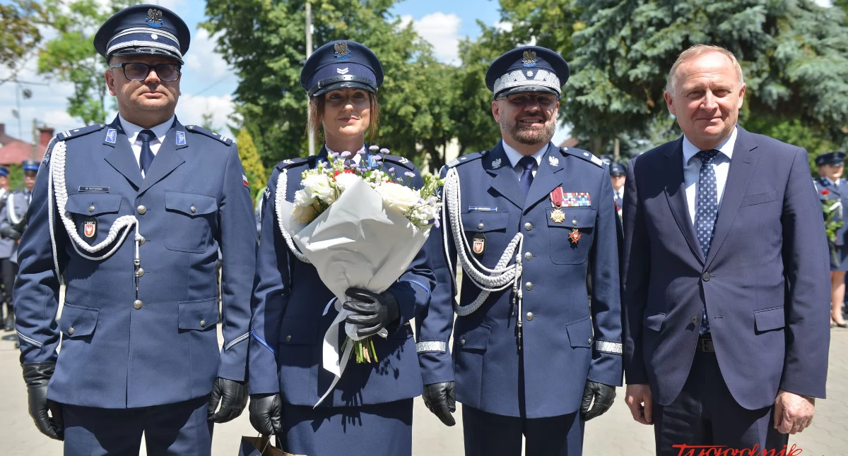 Święto Policji w Siedlcach. Awanse, odznaczenia i wyjątkowe wyróżnienie dla policjantki, która oddała szpik dziecku leczonemu w Indiach - fot. Aga Król