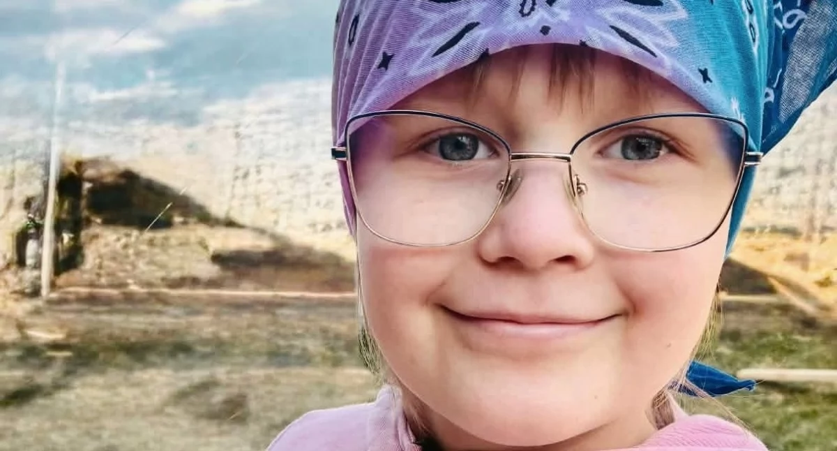 Lenka jest bardzo dzielną dziewczynką