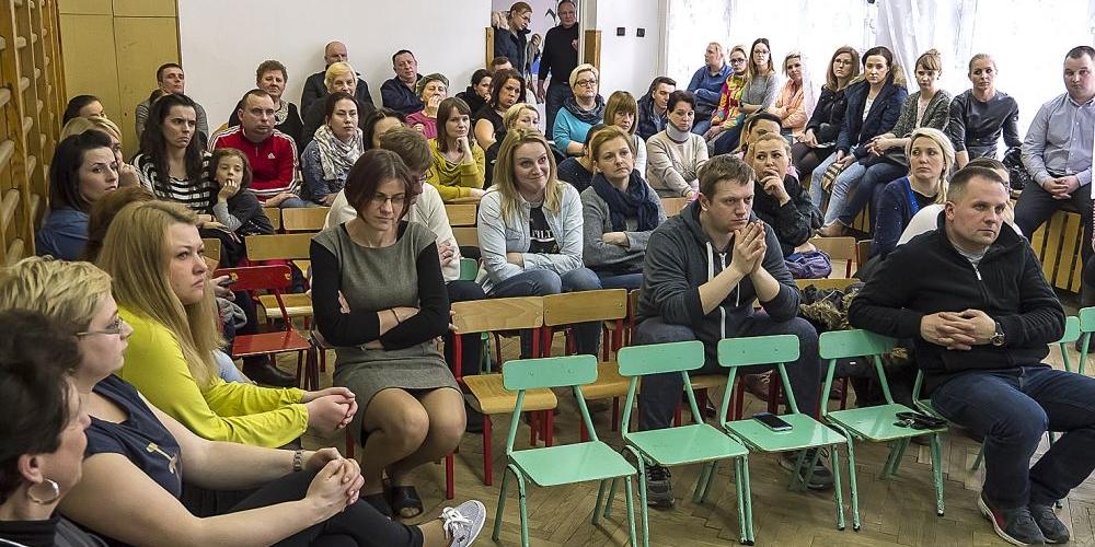 Rodzice martwią się, czy w przedszkolach będzie miejsce dla ich dzieci. fot. J. Mazurek - fot. 