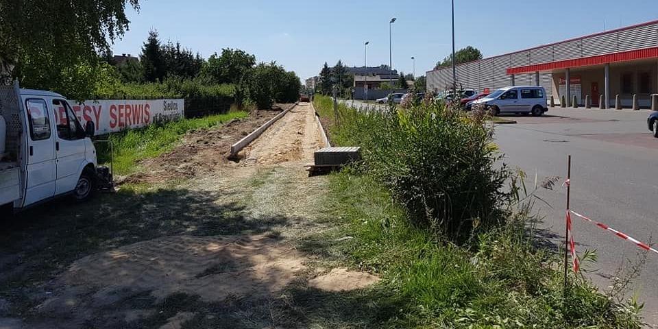 budowa chodnika rozpoczeta - fot. r