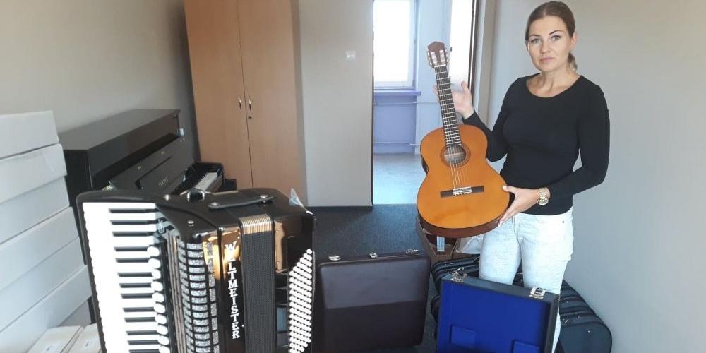Aneta Mroczek prezentuje instrumenty