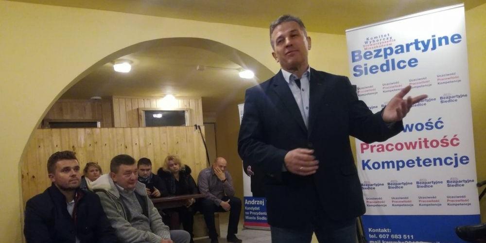 Andrzej Sitnik podczas spotkania z wyborcami