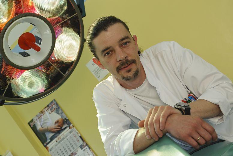 Radość pacjentki, która rodzi zdrowe dziecko – to jest bezcenne – mówi Jarek Wierzchoń. fot. Janusz Mazurek - fot. 