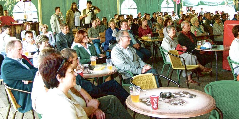 Imprezy u Śmigielskiego zawsze przyciągały tłumy. Summertime 2004 fot. Janusz Mazurek