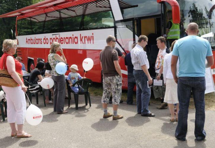 Kolejka chętnych do honorowego oddania krwi. Fot. Janusz Mazurek - fot. 