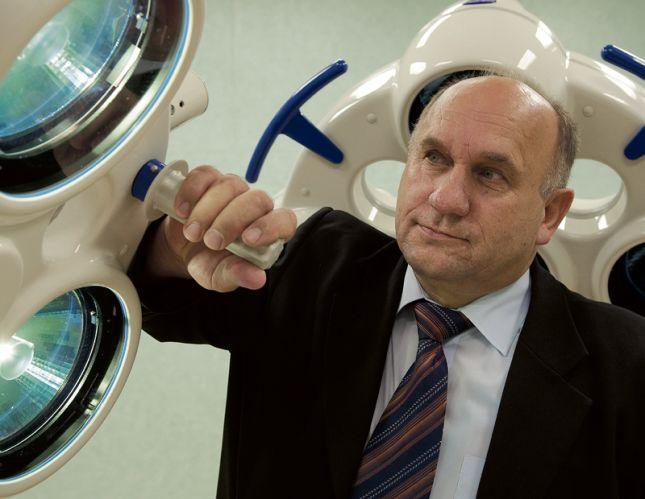 Dyrektor Henryk Brodowski próbuje uzdrowić łosicki szpital. Fot J. Mazurek - fot. 