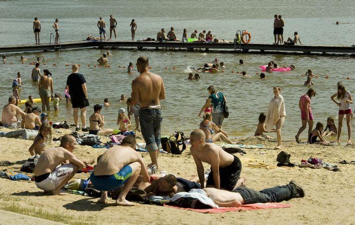 Siedlecki zalew jest oblegany, zwłaszcza w upalne dni. Fot. Janusz Mazurek - fot. 